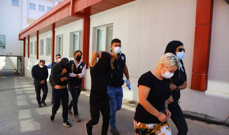 Karı-koca 34 yurttaşı dolandırıp tatil yaptı