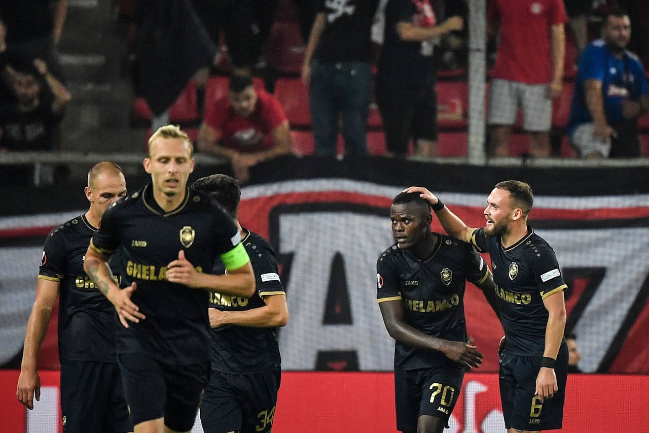 Fenerbahçe'den ayrılan Frey ve Samatta, takımlarında yıldızlaştı