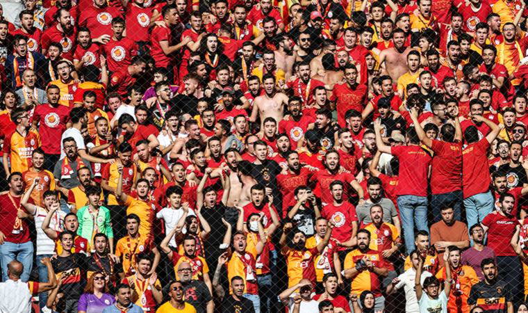Galatasaraylı taraftarlar sosyal medyadan kulübe ve Fatih Terim'e tepki gösterdi
