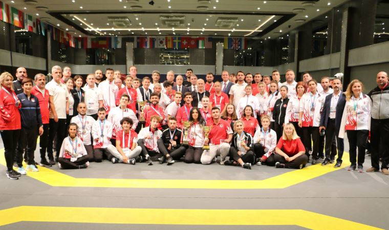 Para Tekvando’da millilerden büyük başarı