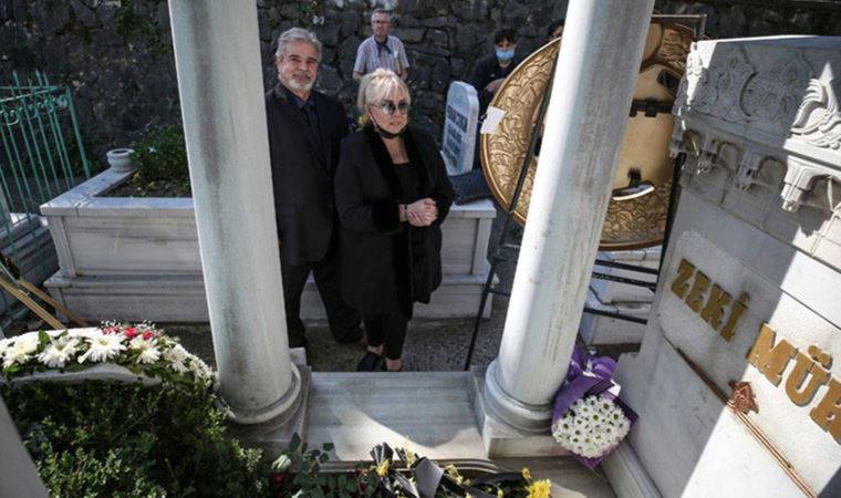 Zeki Müren ölümünün 25. yılında mezarı başında anıldı