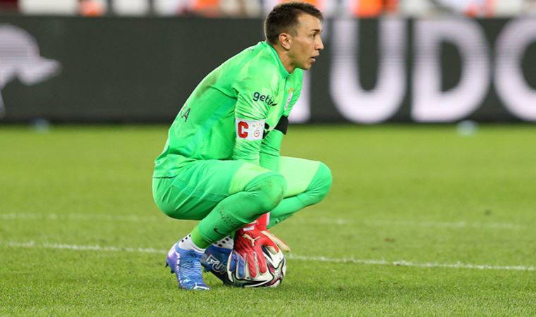Galatasaray'da Fernando Muslera'ya eleştiriler devam ediyor!