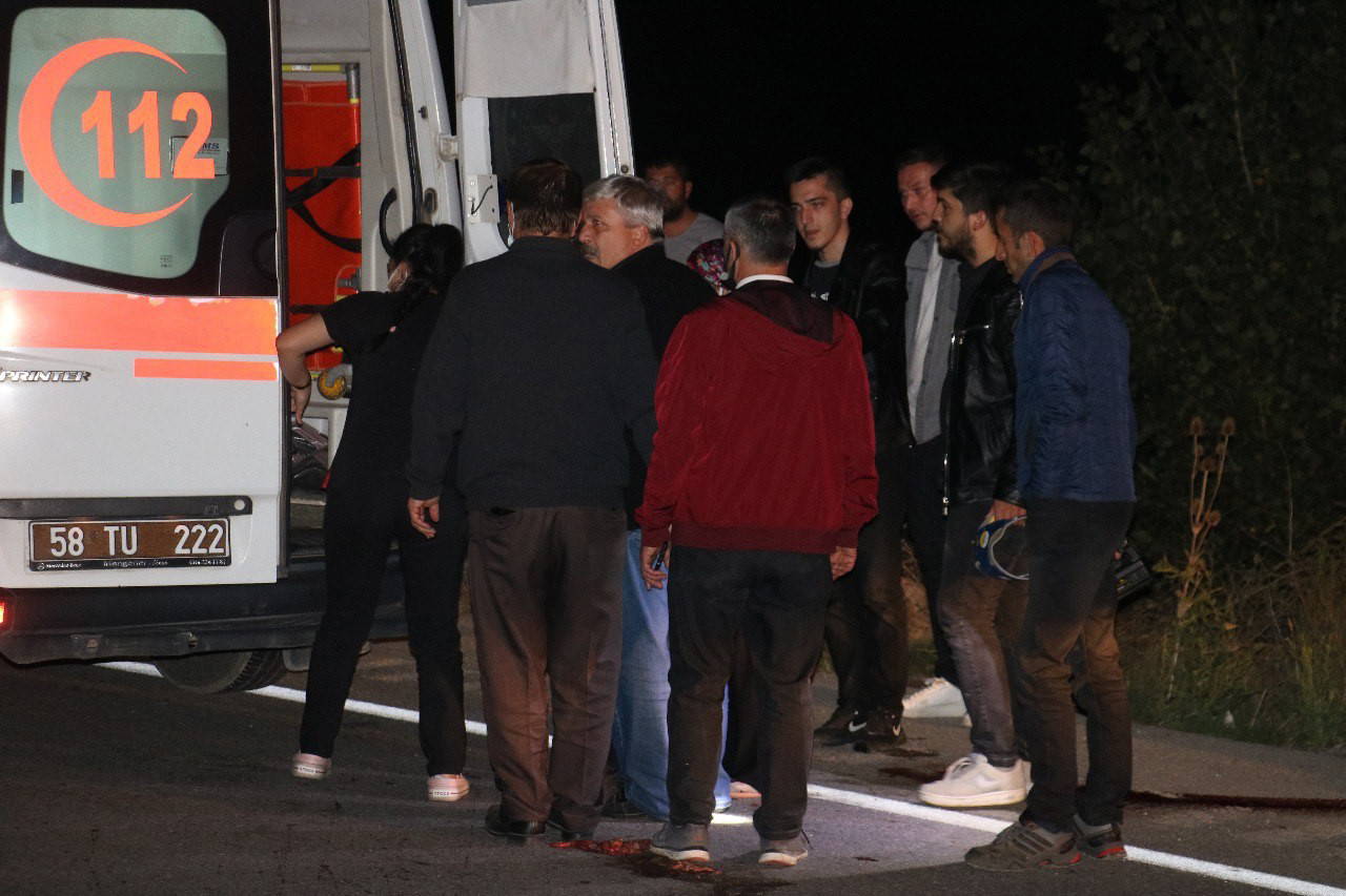 Sivas-Ankara karayolunda feci kaza: 6 yaralı