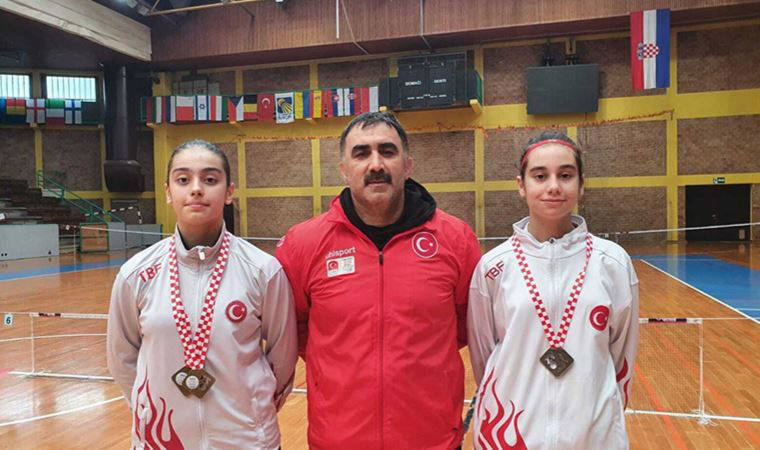Badmintonda iki altın madalya