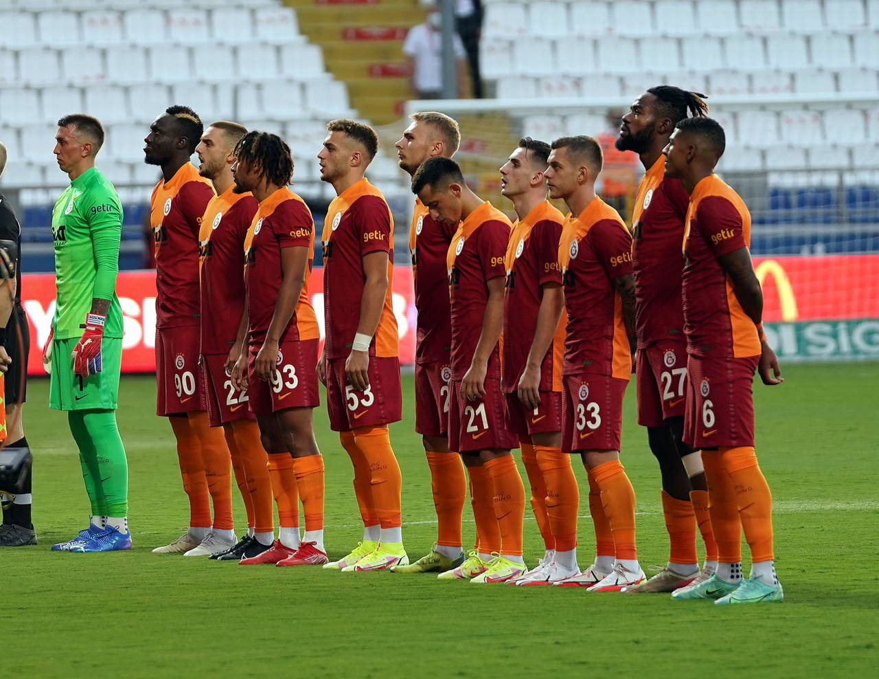 Galatasaray, transfer döneminde 16 futbolcu ile yollarını ayırdı