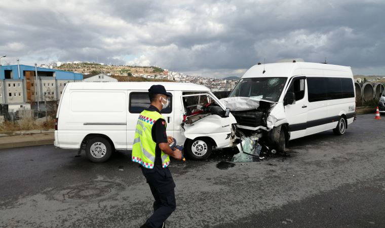Sancaktepe'de okul servisi kaza yaptı: 4 yaralı