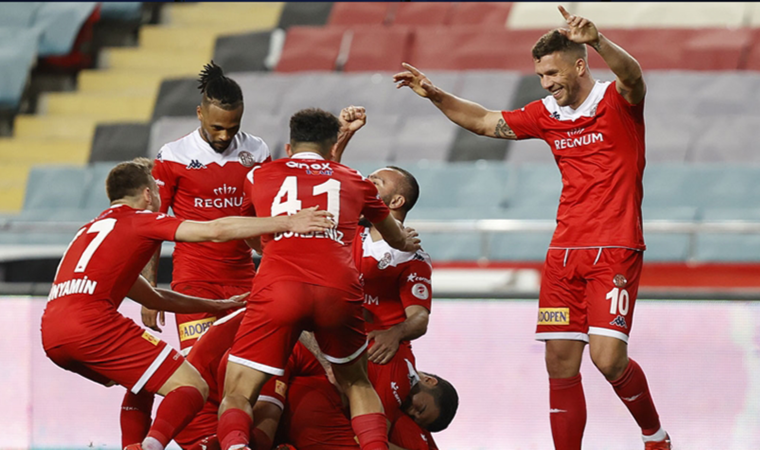 Antalyaspor, Enzo Crivelli'yi resmen açıkladı