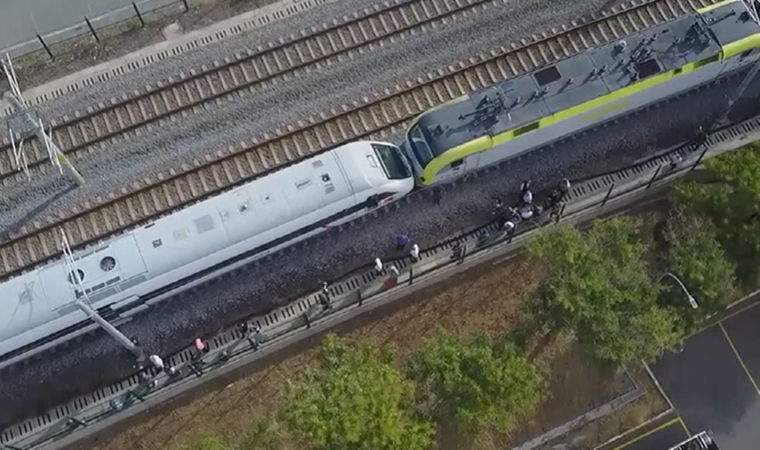 Son dakika: Tuzla'da iki tren kafa kafaya geldi, faciadan dönüldü