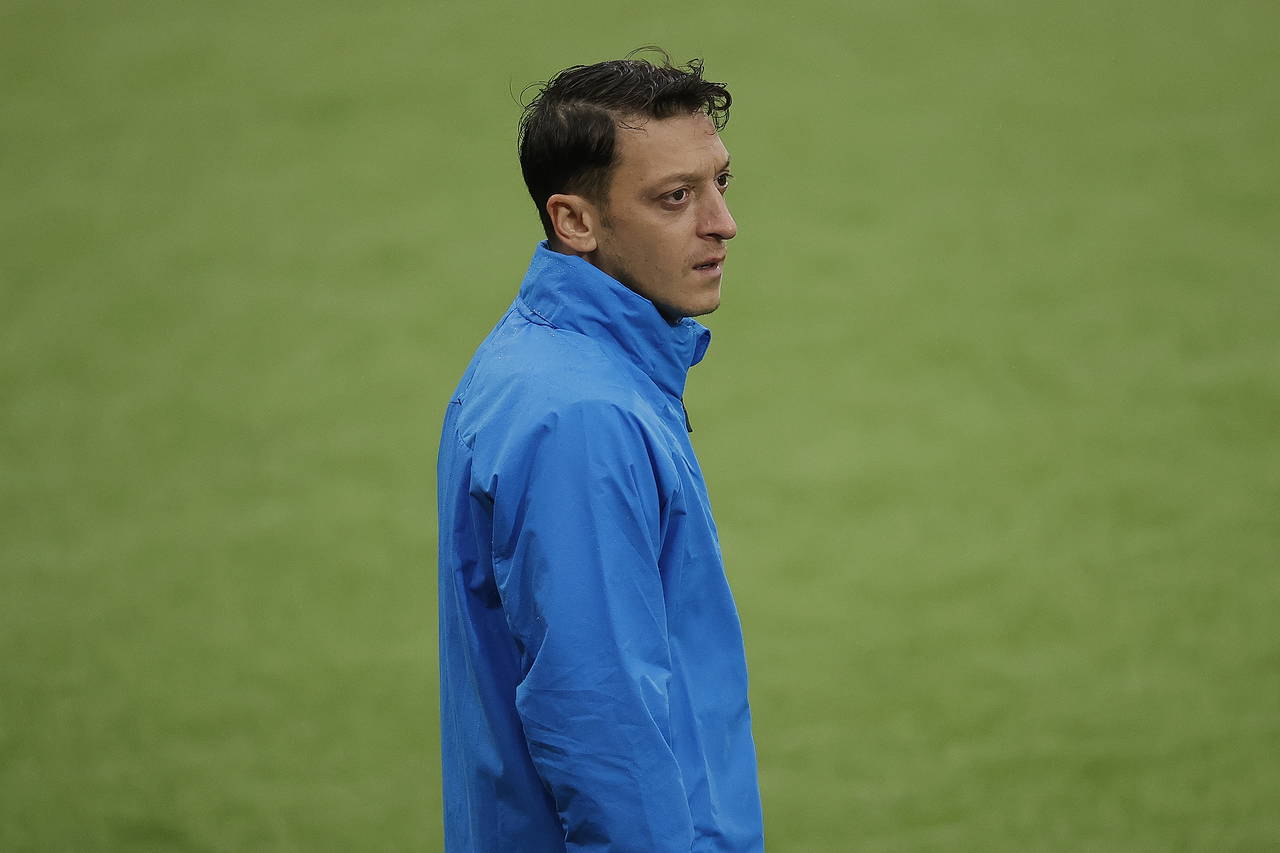 Mesut Özil'in Fenerbahçe'de mutsuz olduğu iddia edildi