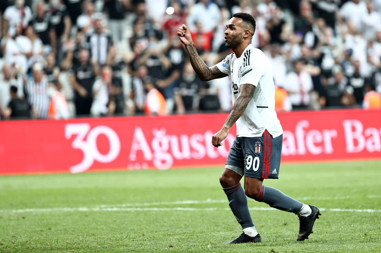 Beşiktaş'ın 2021-2022 sezonundaki yıldız transferleri