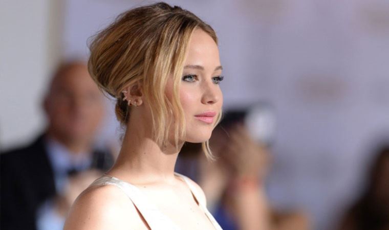 Ünlü oyuncu Jennifer Lawrence anne oluyor