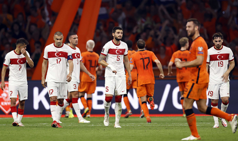 CHP, Hollanda yenilgisi sonrası oluşan kaotik ortamı değerlendirdi: