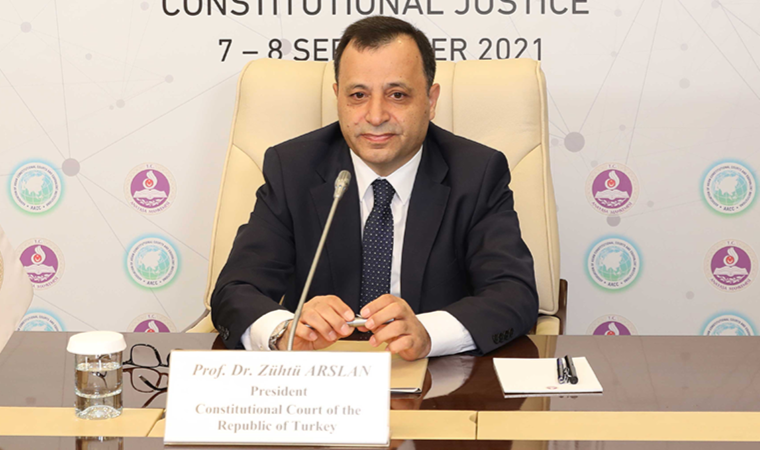 AYM Başkanı Zühtü Arslan'dan yerel mahkemelerin direnme kararına tepki