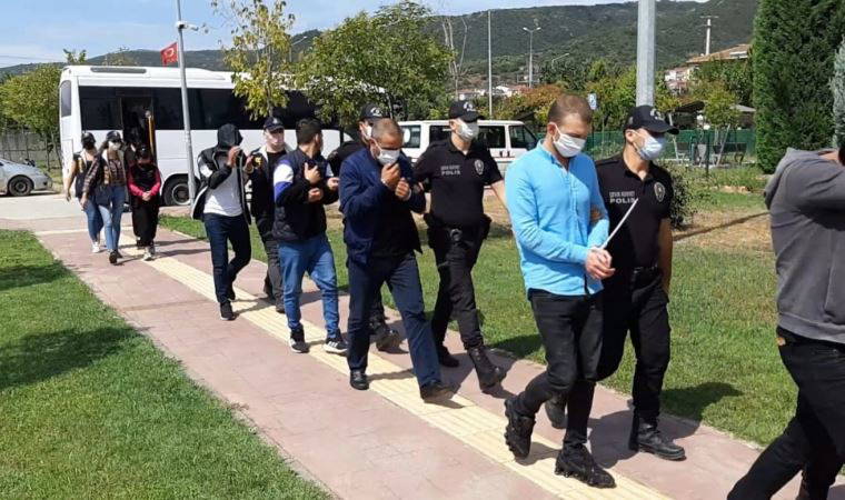 İnternette kredi verme bahanesiyle dolandırıcılık yapan 12 kişi gözaltında