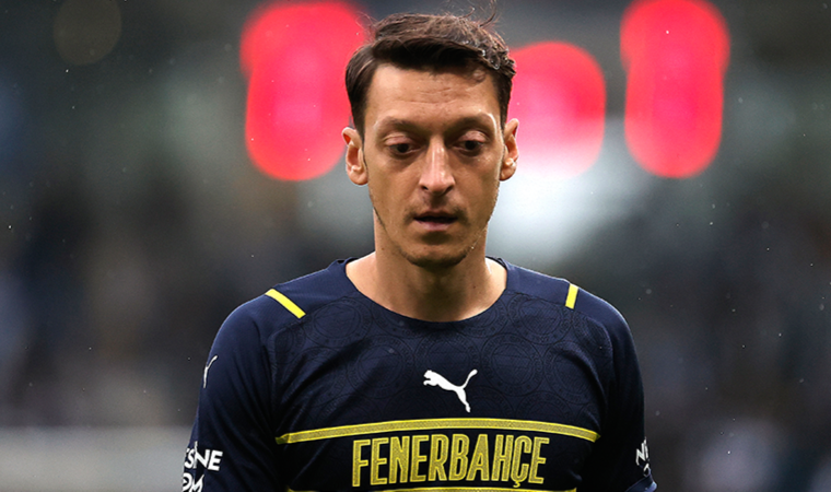 Mesut Özil'in Fenerbahçe'de mutsuz olduğu iddia edildi