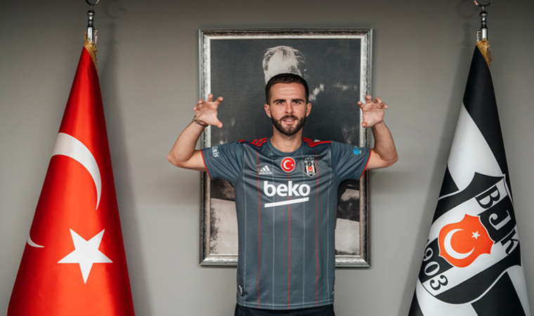 Beşiktaş'ın 2021-2022 sezonundaki yıldız transferleri