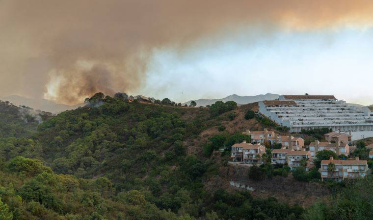 İspanya’da tatil beldesinde yangın: Yaklaşık 500 kişi tahliye edildi