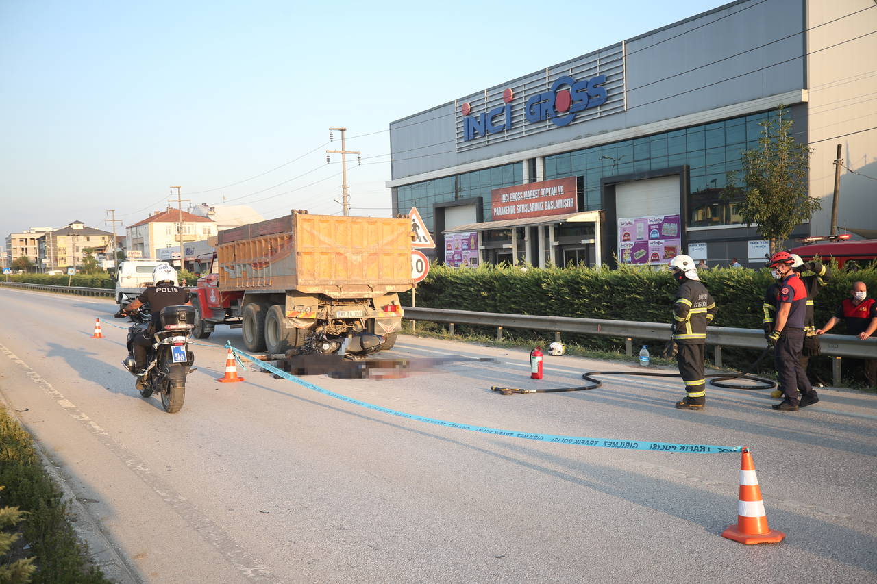 Düzce'de 3 saat önce evlenen çift, motosiklet kazasında öldü