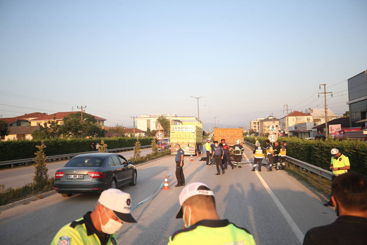 Düzce'de 3 saat önce evlenen çift, motosiklet kazasında öldü