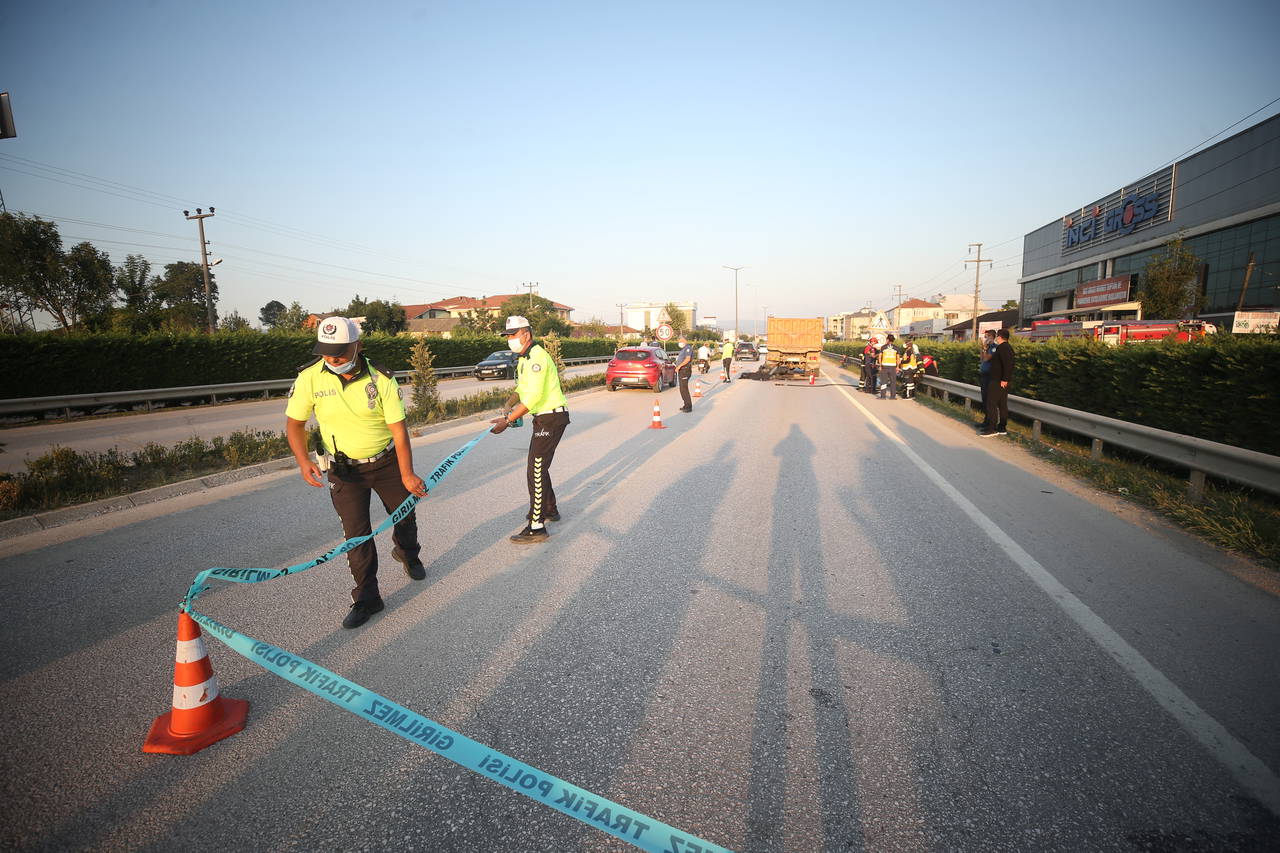 Düzce'de 3 saat önce evlenen çift, motosiklet kazasında öldü