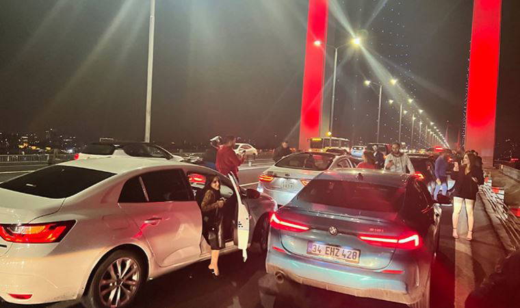 Saat tam 00.00'da köprüye geldiler, polis uyardı