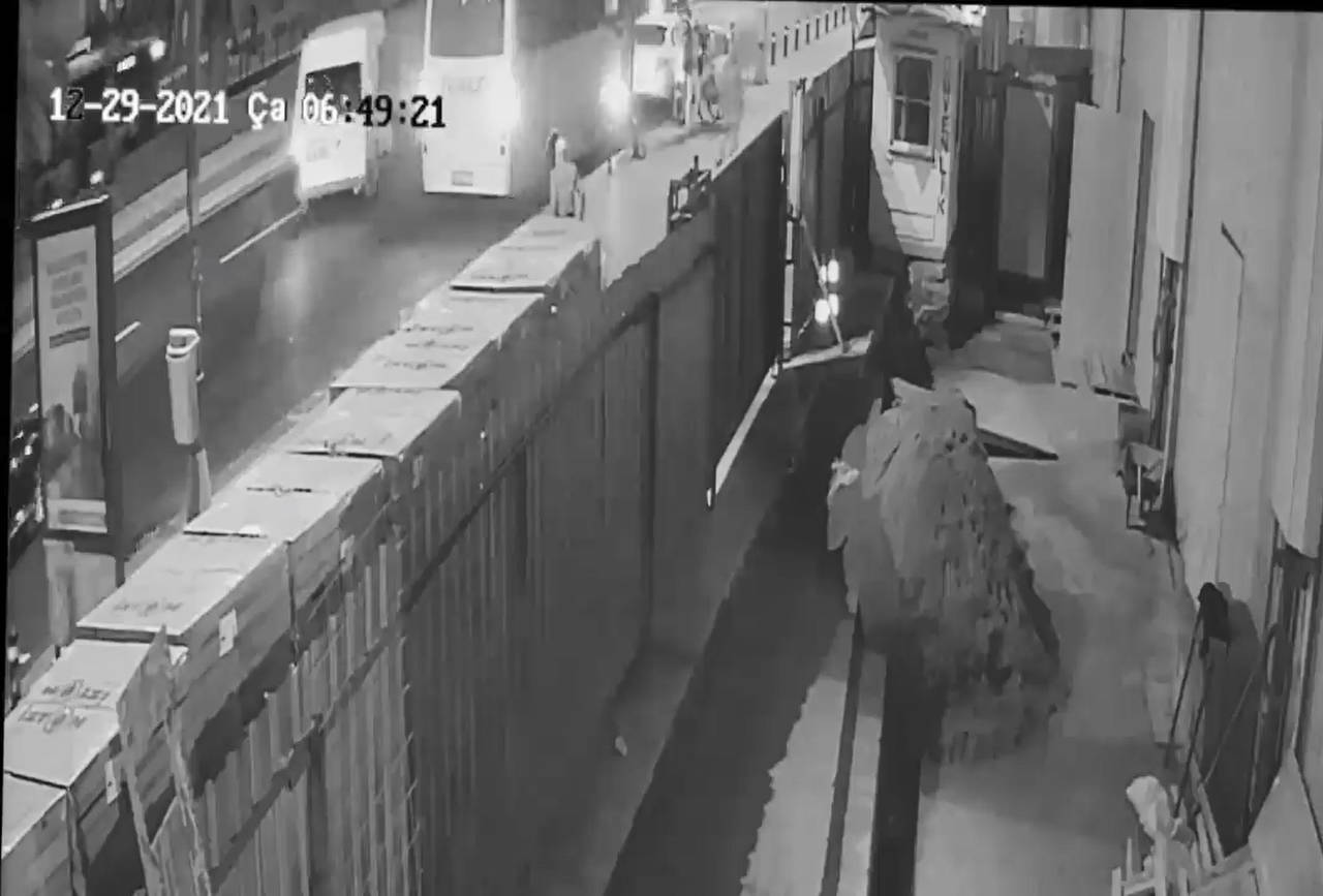 İstanbul'da 200 bin liralık musluk çaldılar