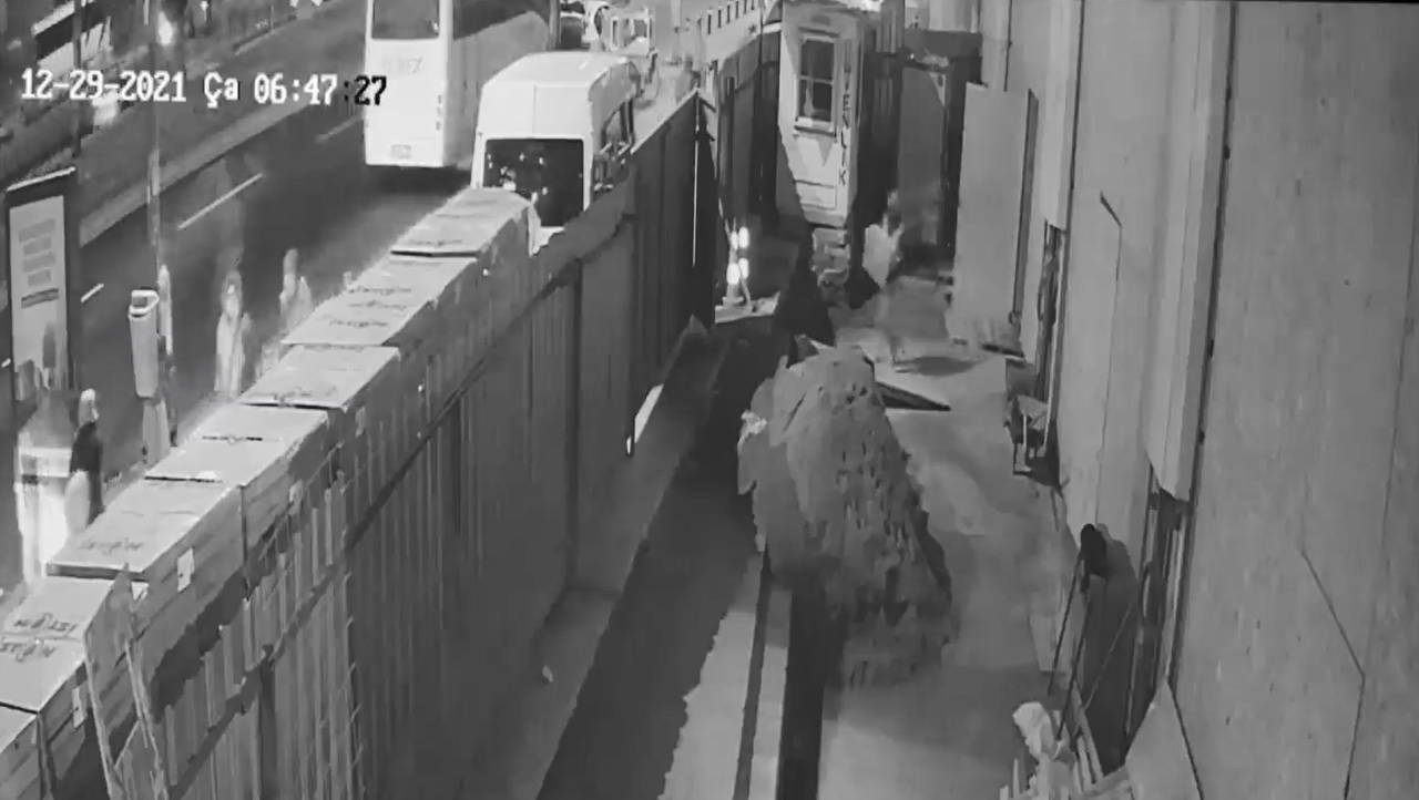 İstanbul'da 200 bin liralık musluk çaldılar