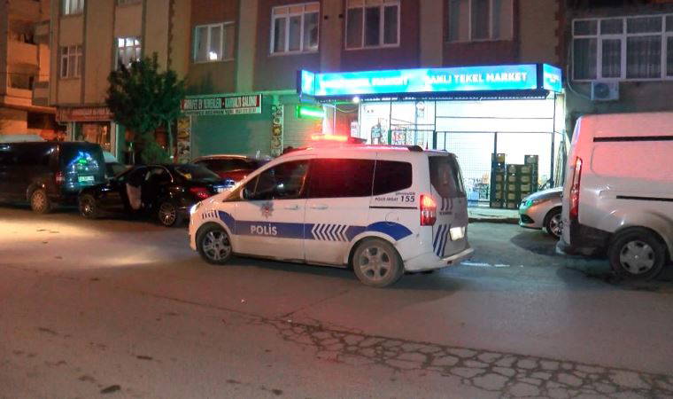 Esenyurt'ta marketin önünde pompalı tüfekli kavga