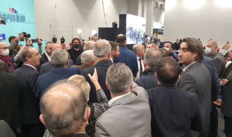 İBB Meclisi’nde gerginlik: AKP ve CHP'li üyeler arasında itişme yaşandı, oturuma ara verildi