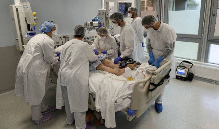 Beyaz Saray Danışmanı Fauci: 'Omicron herkese bulaşacak'