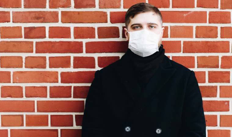 Bilimsel araştırma: 'Kadınlar maske takan erkekleri daha çekici buluyor'