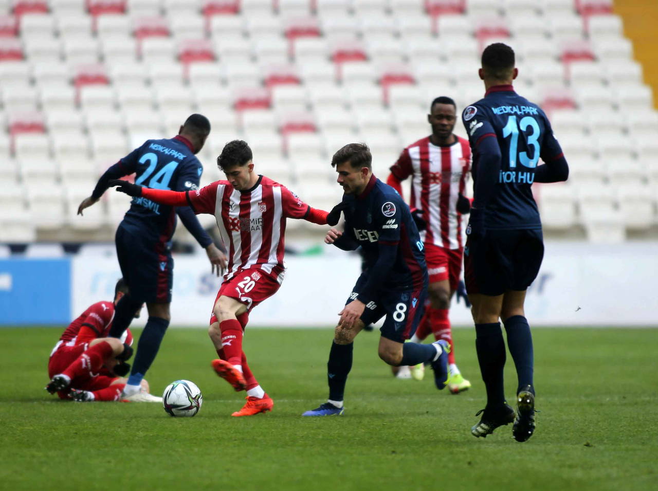 Sivas'ta puanlar paylaşıldı! Demir Grup Sivasspor 1-1 Trabzonspor