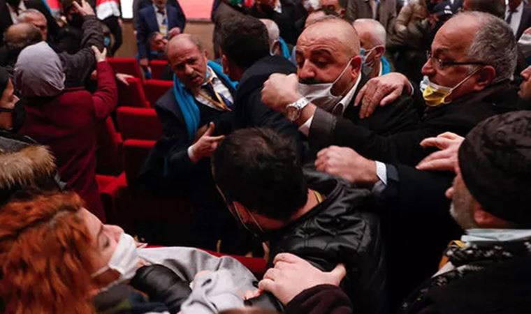 Başkan seçimi için bir araya gelen taksiciler arasında gerginlik