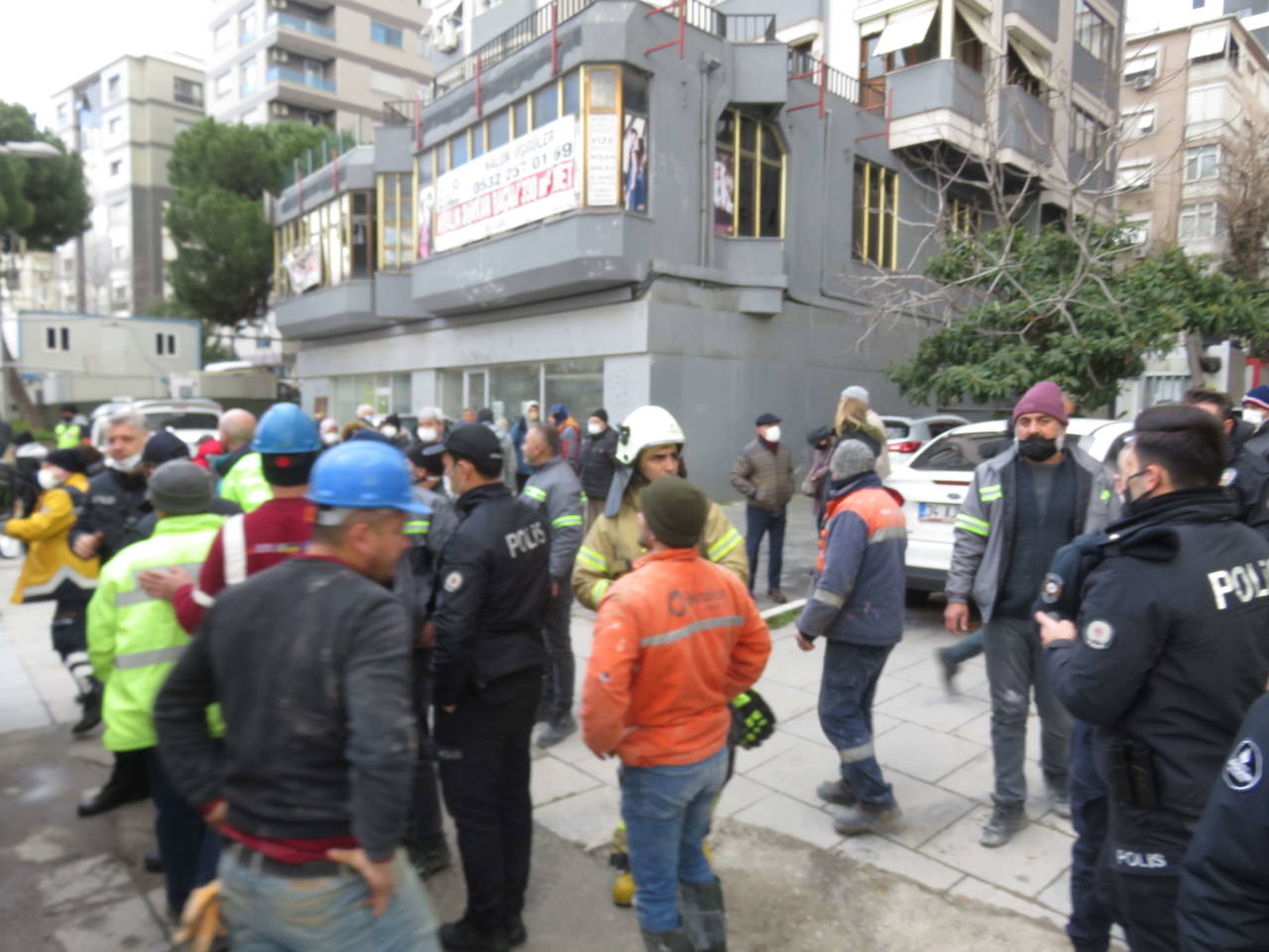 Metro inşaatında kullandığı iş makinesi ile birlikte 25 metreden düştü