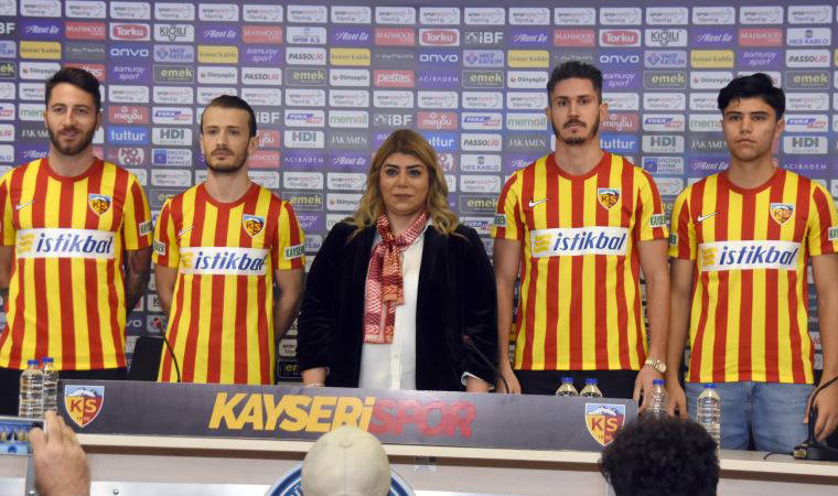 Kayserispor, yeni transferleri için imza töreni düzenledi