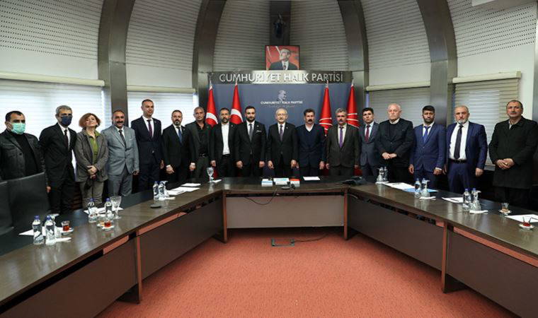 AKP'den istifa edip CHP'ye katıldılar