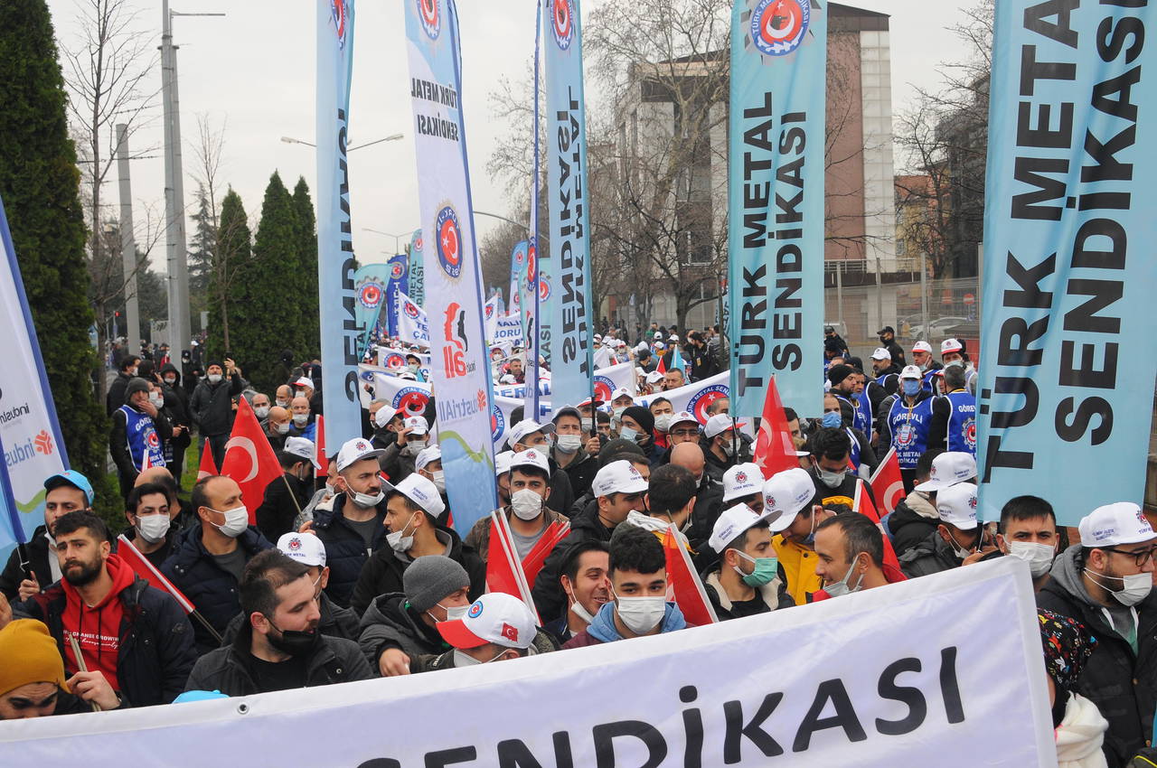 İzmit’te metal işçilerinden 'toplu sözleşme' mitingi