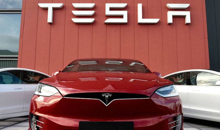 Tesla 200 bin aracını geri çağırdı