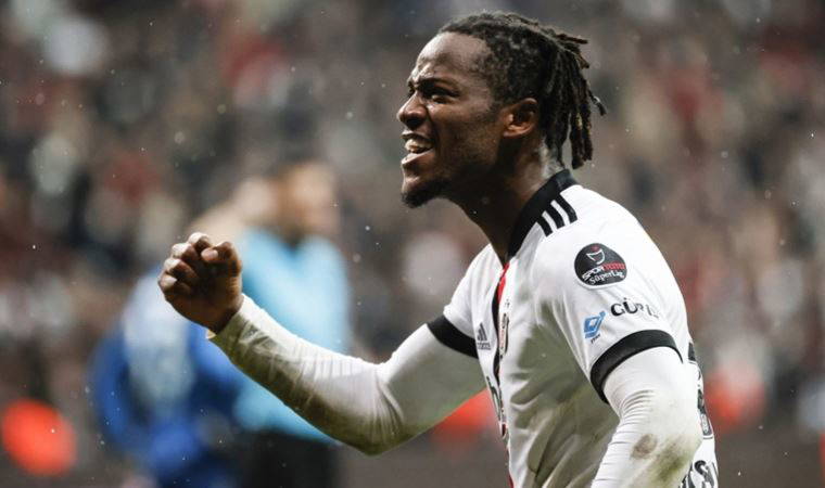Beşiktaşlı golcü Michy Batshuayi selefi Vincent Aboubakar'ı yakaladı