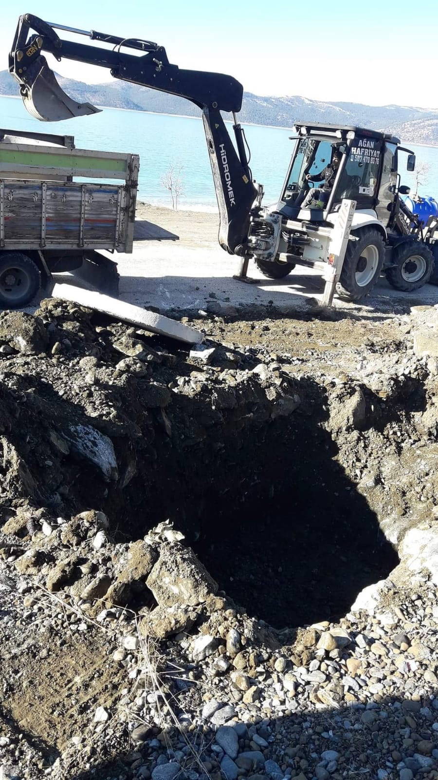 Salda Gölü kumsalına açılan su kuyusu tepki çekti