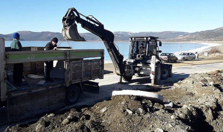 Salda Gölü kumsalına açılan su kuyusu tepki çekti