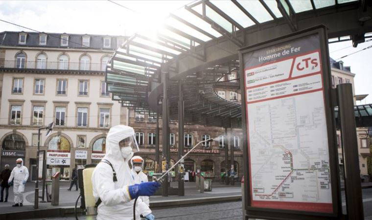 Fransa’da son 4 gündür günlük vaka sayısı 400 binin üzerinde