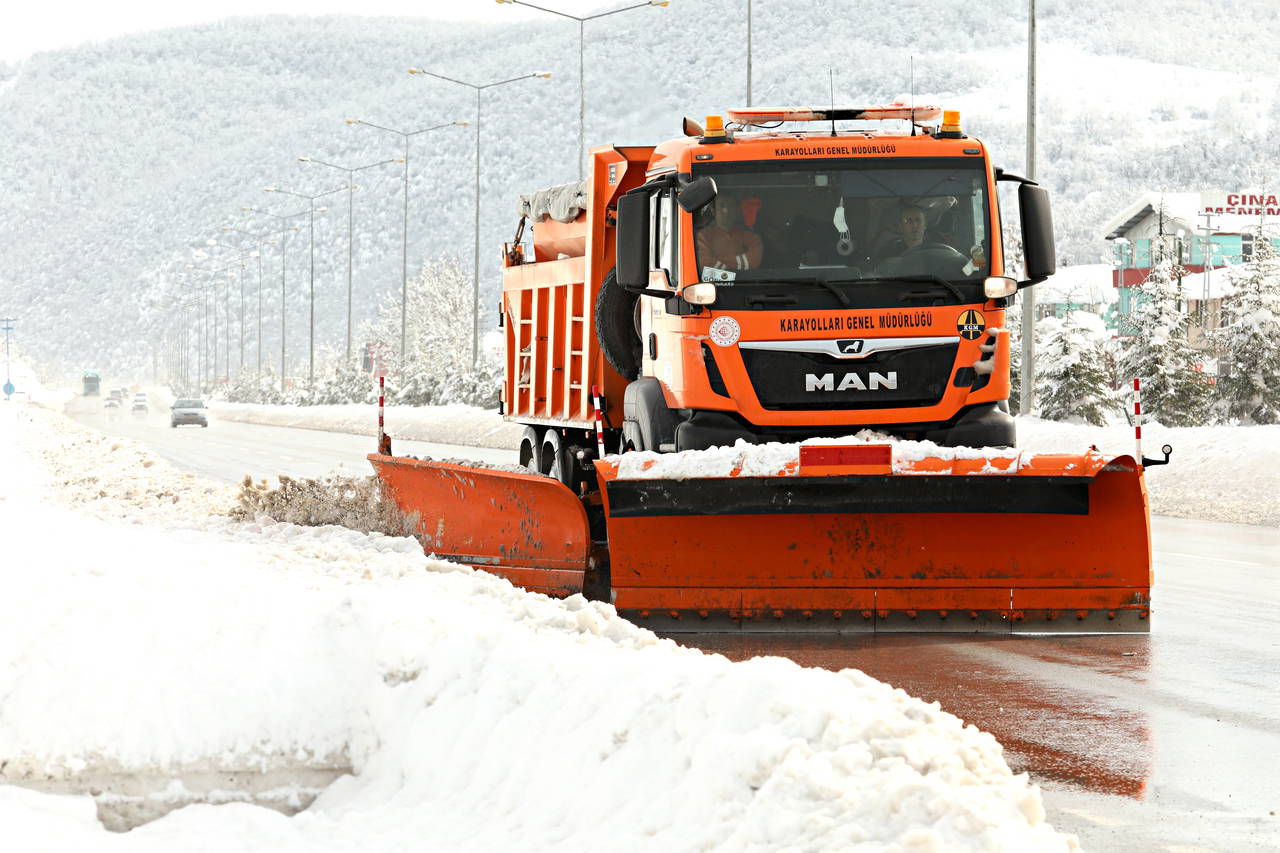 Türkiye genelinde birçok yol ulaşıma kapandı: İşte son durum