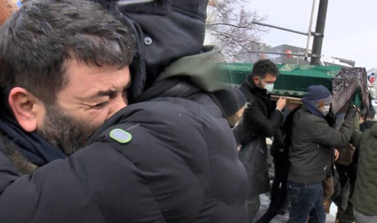 Oyuncu Bülent Şakrak'ın acı günü: Annesini son yolculuğuna uğurladı