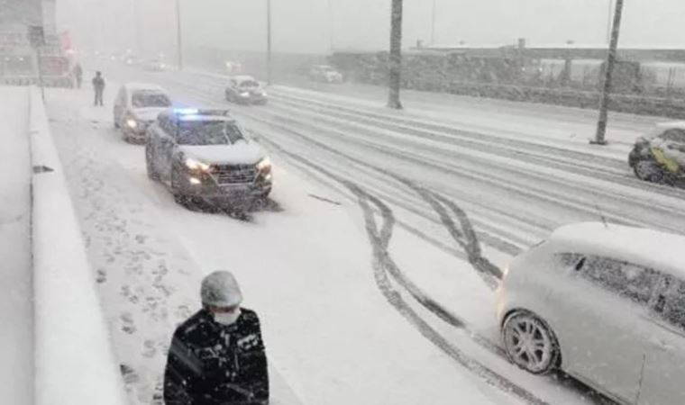 Son dakika | Beylikdüzü'nde tipi! Büyükçekmece yönü trafiğe kapandı