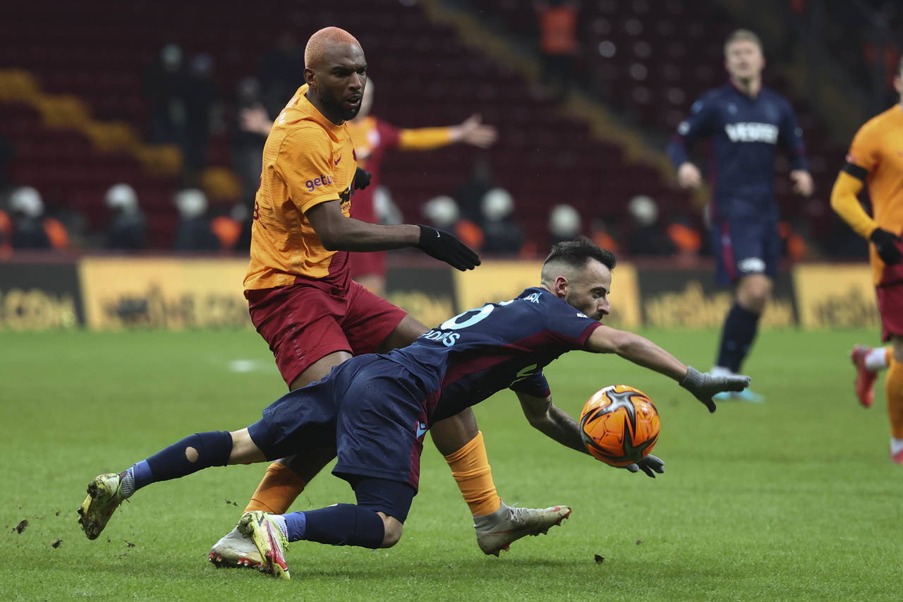 Acun Ilıcalı'nın kulübü Hull City, Galatasaraylı Ryan Babel'i istiyor