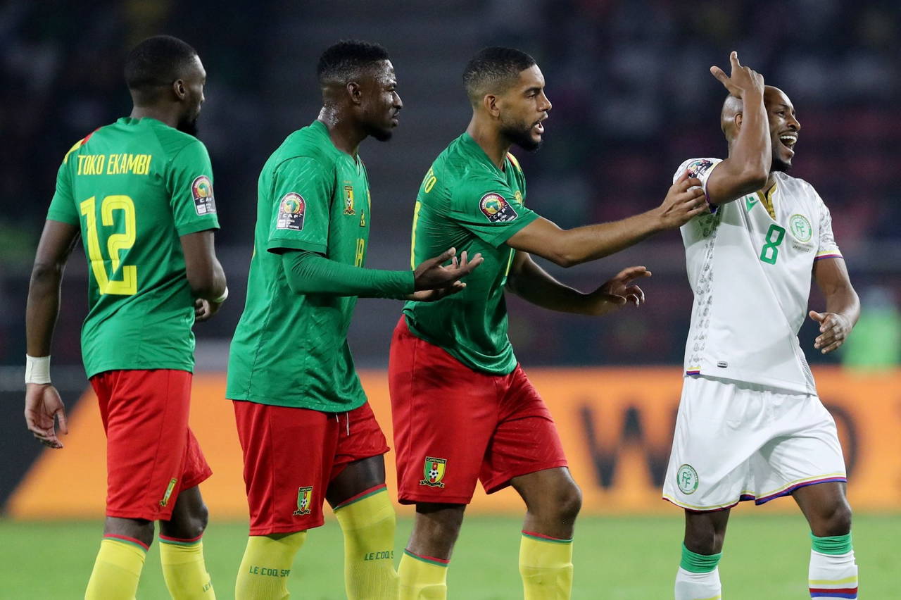 Afrika Uluslar Kupası'nda Komorlar, kalecisiz çıktığı maçta 10 kişi kalıp Kamerun'a elendi