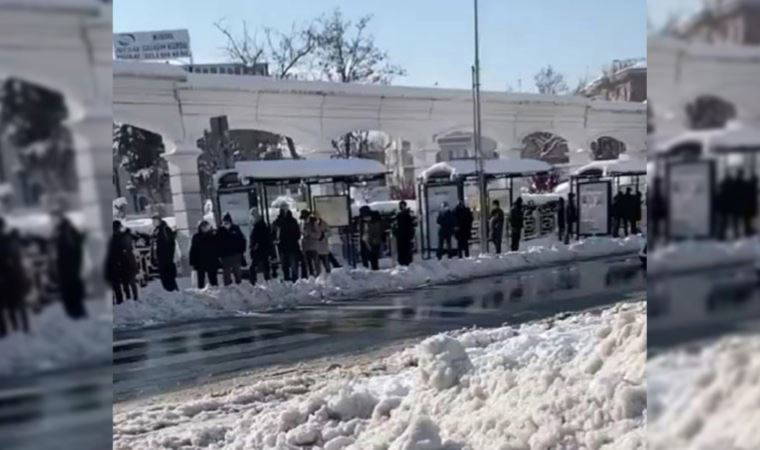 Yurttaşın Halk Ekmek kuyruğu böyle görüntülendi (26 Ocak 2022)