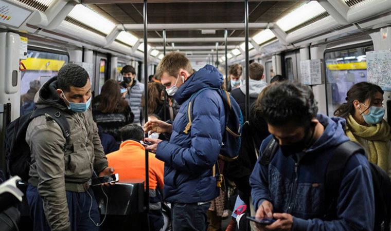 'Covid-19, yüzyılın sonuna kadar hayatımızdan çıkmayacak'