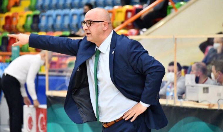 Akhisar Belediye Basketbol antrenörü Cengiz Karadağ ile yollar ayrıldı